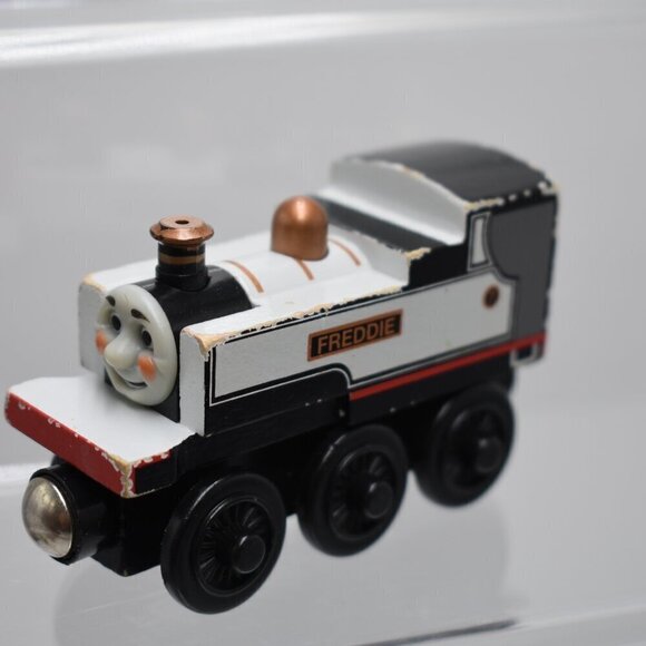 2003 Fearless Freddie Pink Cheeks Thomas & Friends Wooden Railway Train Engine - Picture 5 of 11